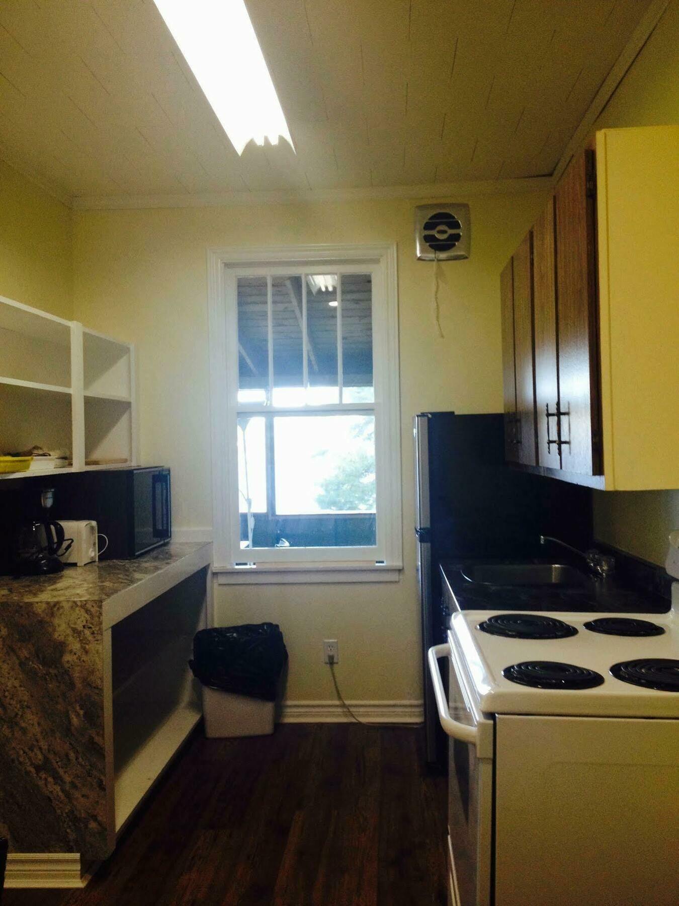 Pinedale Inn Gravenhurst Bagian luar foto